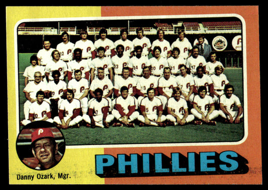1975 Topps Baseball #46 - Philadelphia Phillies / Danny Ozark - NM
